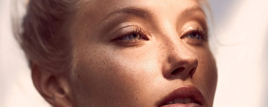 🌿 Quand le mal-être intérieur se voit sur la peau : comprendre le lien entre émotions et apparence